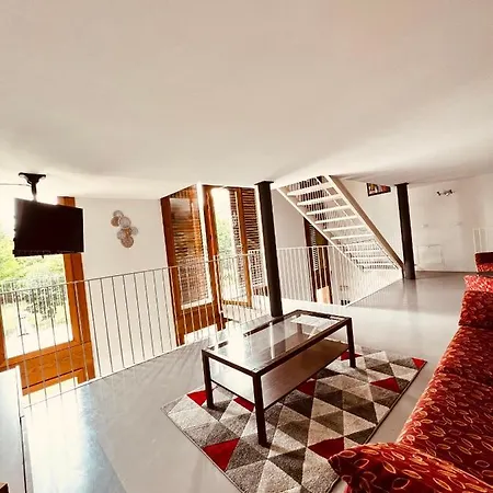 Nema Loft 아파트 *